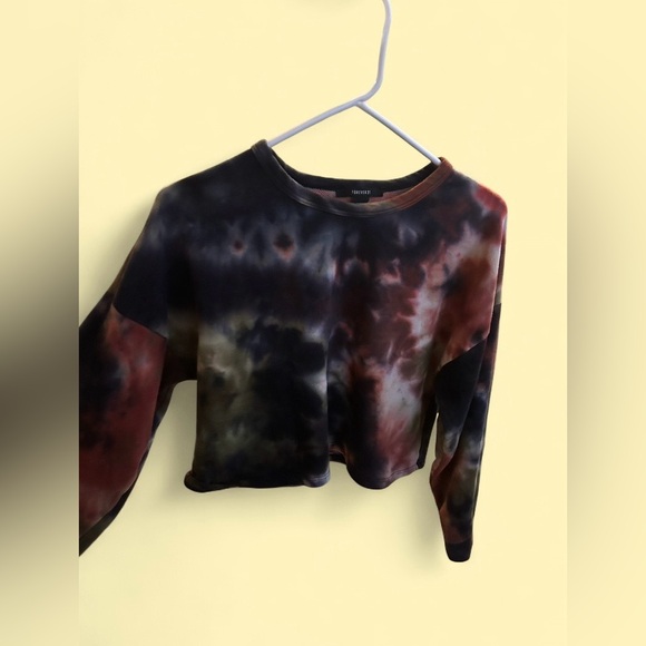 Forever 21 Sweaters - Forever 21 Tie-Dye Cropped Sweatshirt | Long Sleeve | Size S
